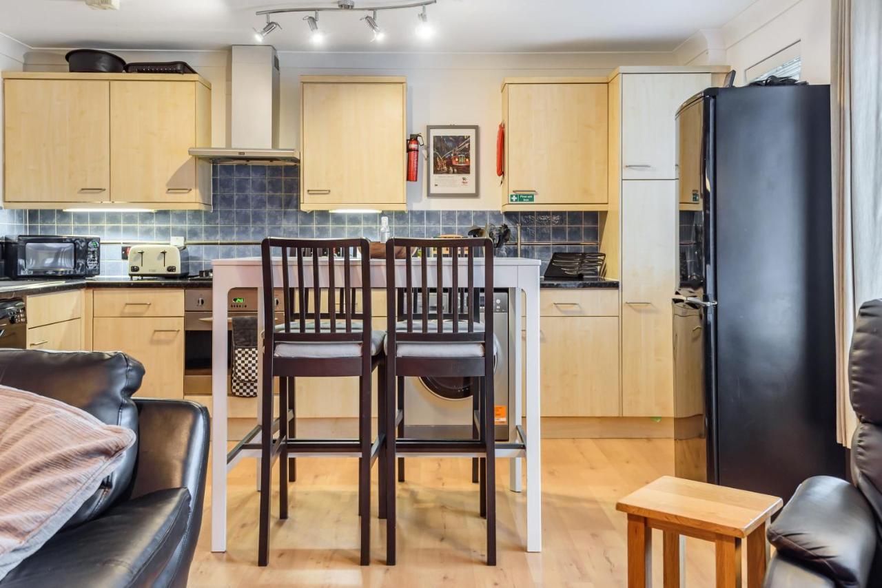 Stylish 2 Bedroom Apartment, Central Exeter, Parking On Site Exterior photo