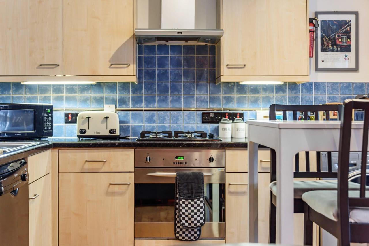 Stylish 2 Bedroom Apartment, Central Exeter, Parking On Site Exterior photo